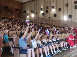 Детская праздничная концертная программа к Дню России в рамках летних школьных лагерей 10.06.2022