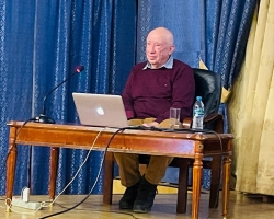 Встреча с зоологом, путешественником и фотографом Петром Романовым, который расскажет о своем путешествии на Камчатку 18.04.2026